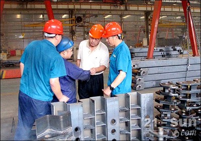 关爱一线职工，筑牢安全防线——王春东走访慰问青岛重工济南分公司职工